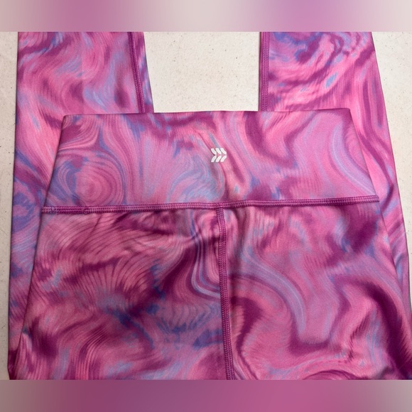 All In Motion High-Rise Legging - Picture 2 of 3